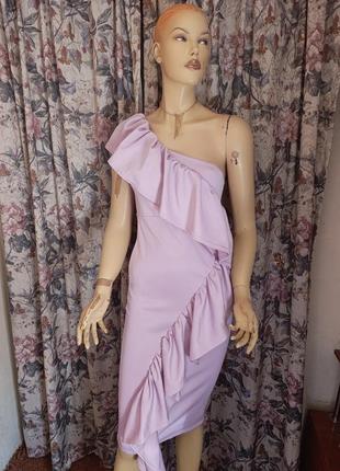 Очень красивое платье, одно плечо.