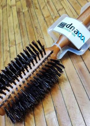 Брашинг бренда dna на деревянной основе с комбинированной щетиной