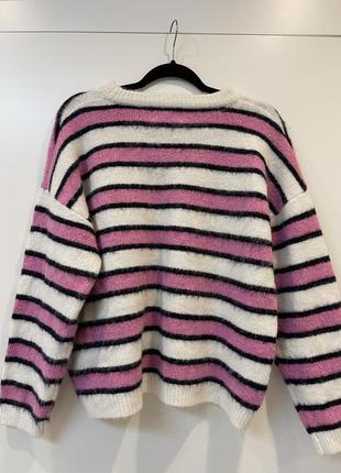 Теплий світер в смужку 2
