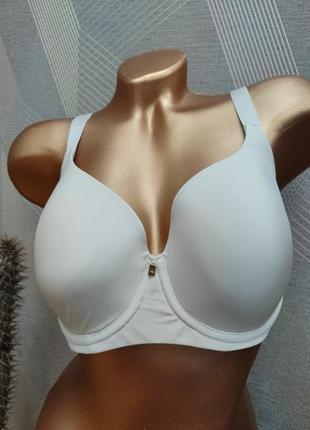 Гарний базовий бюстик triumph