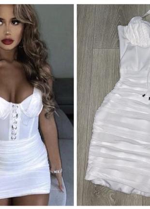Біла міні серії сукня з чашкою і корсетом oh polly.