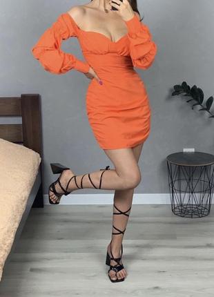 Оранжевое корсетное платье с объемными рукавчиками в стиле бардо3 фото