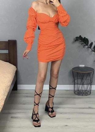 Оранжевое корсетное платье с объемными рукавчиками в стиле бардо4 фото