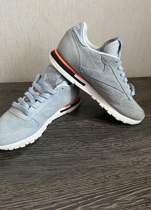 Женские кроссовки reebok
