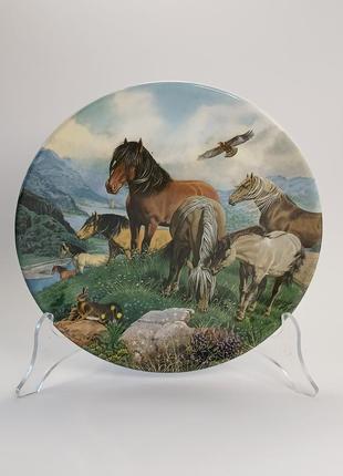 Декоративная тарелка "highland ponies" 1990р