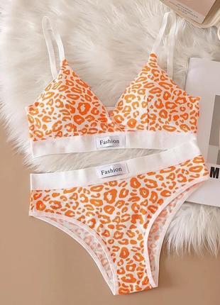Базовий комплект жіночої білизни з леопардовий з топом та трусиками one size помаранчевий (0023/25)