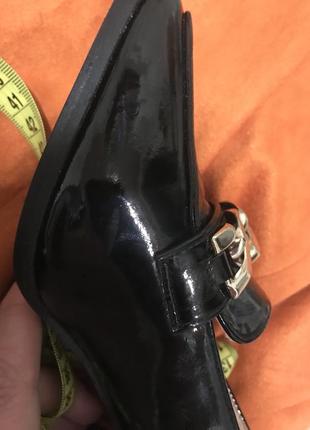 Стильные лаковые черные туфли лоферы8 фото