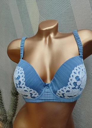 Красивый бюстик балконет intimissimi
