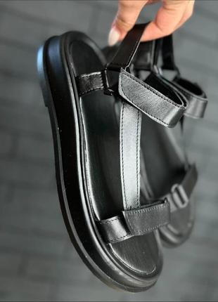 Кожаные босоножки на липучках черные6 фото