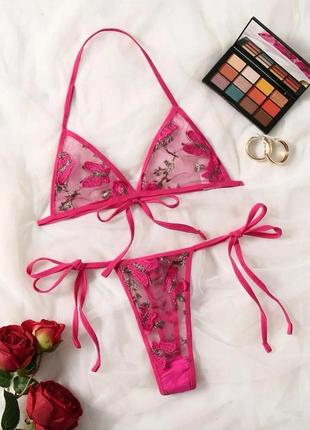 Напівпрозорий комплект жіночої білизни з квітами вишивкою на завʼязках s малиновий (00525/18)