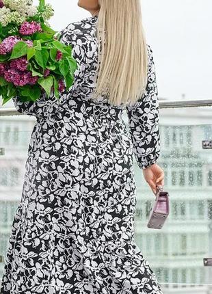 Платье - рубашка женское длинное, с пуговицами, с текстильным поясом, батал, цветочное, черное4 фото