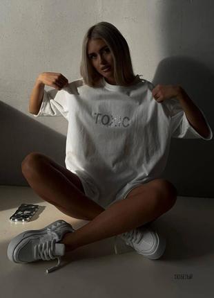 Жіноча популярна та трендова футболка зі стразами onesize s-xl кулір9 фото