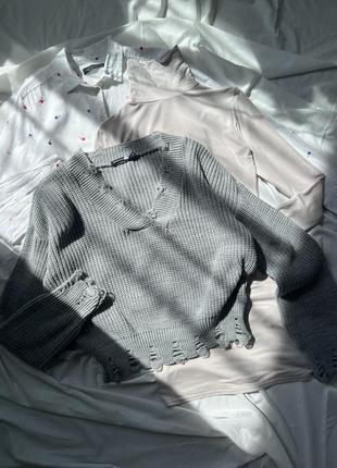 Серый рваный свитер boohoo2 фото