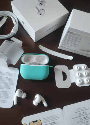 Apple airpods pro 2 продам свої бездротові наушники аир подс про 2 безпроводные наушники4 фото