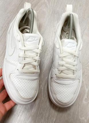 Фирменные кроссовки nike court