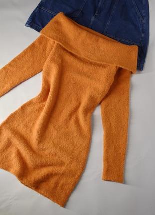 Оранжевое теплое платье с открытыми плечами h&amp;m s