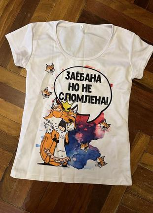 Футболка с принтом с надписью с рисунком