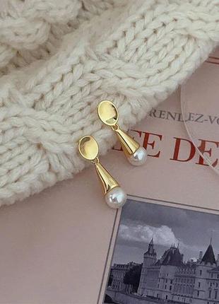 Стильні золотисті жіночі сережки кульчики пусети серьги підвіси перли перлини2 фото