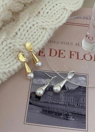 Стильні золотисті жіночі сережки кульчики пусети серьги підвіси перли перлини4 фото