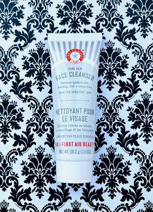 Засіб для умивання first aid beauty face cleanser 28г