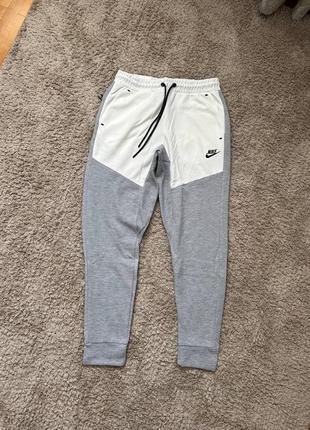 Штани nike tech fleece