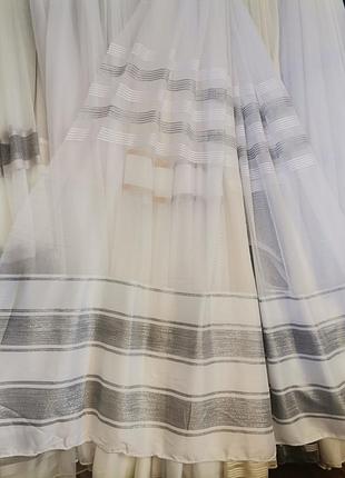 Тюль белого цвета с серыми полосками