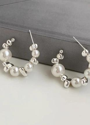 Стильні сріблясті жіночі сережки кульчики підвіси кільця серьги перлини перли3 фото