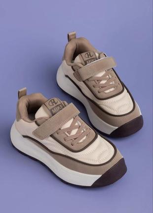 Кроссовки для девочек