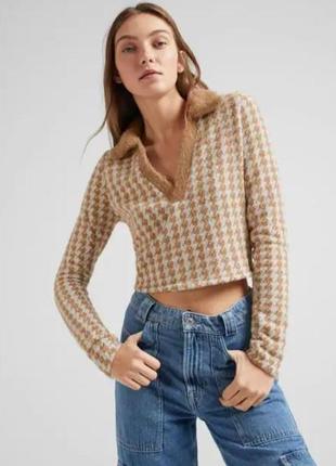 Пушистый укороченный свитер от bershka
