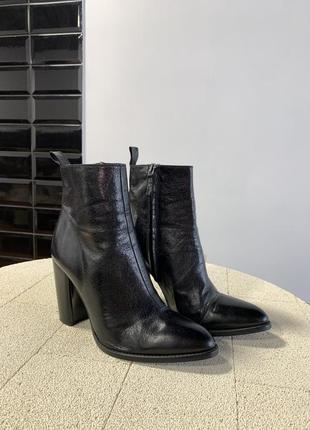 Ботинки на каблуке zara 39р