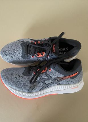 Asics1 фото