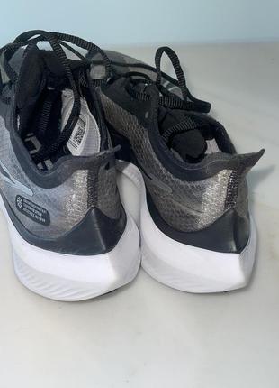 Nike zoom gravity кросівки4 фото