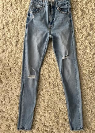Джинсы скинни рваные