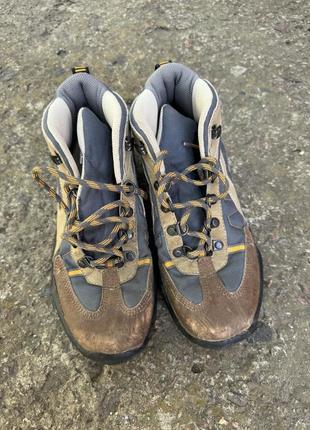 Трекінгові ботинки