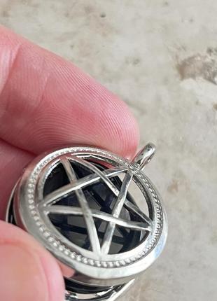 Черный натуральный камень агат в пентаграмме защитный амулет