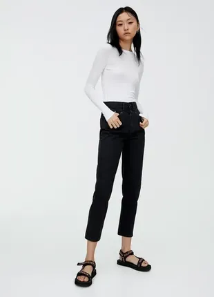 Классные черные джинсы с кокеткой mom pull&bear, размер 36.6 фото