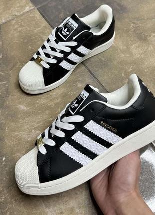 Класичні кросівки  adidas superstar black white  модные кроссовки адидас суперстар чёрные и белые