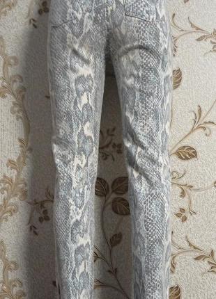 Винтажные джинсы blumarine anna molinari с принтом змеи,р.xs/s, италия2 фото