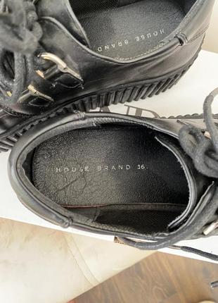 Женские броги