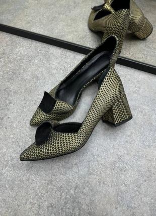 Эксклюзивные туфли лодочки из итальянской кожи велюр золотистые черные с бантиком женские