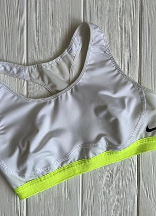 Белый женский  спортивный топ nike размер s майка