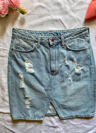 Голубая короткая джинсовая юбка с разрезом h&m9 фото