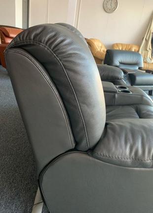 Шкіряний диван реклайнер