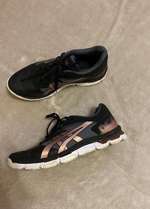 Asics кросівки