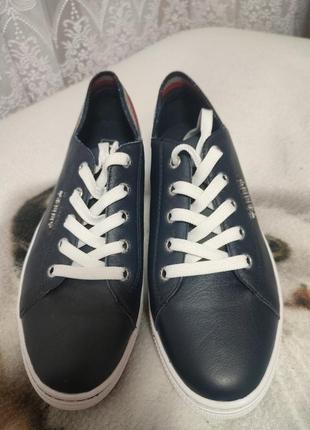 Tommy hilfiger кроссовки
