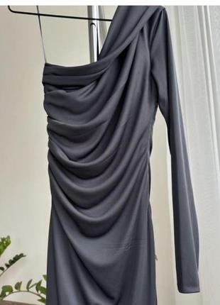 Платье длинное серое асимметричное на одно плечо zara xs s4 фото