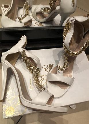 #h10  босоніжки l strassa  шкіра