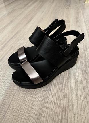 Босоножки basconi