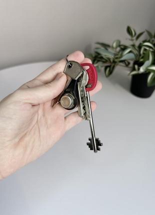 Ключниця шкіряна для звичайних ключів на блискавці з кільцем6 фото