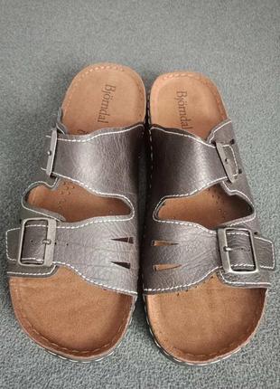 Комфортні шльопанці